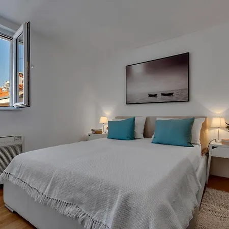 Apartment Sea Breeze