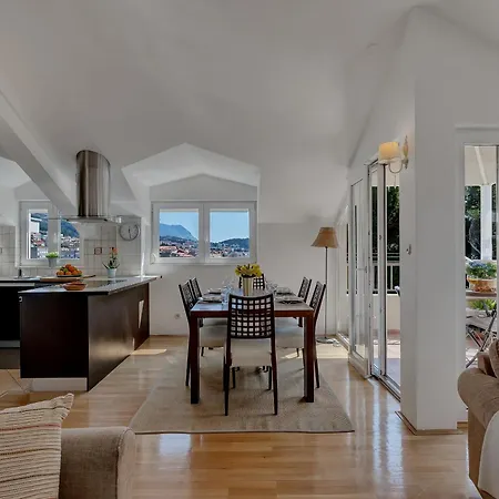 Apartment Sea Breeze